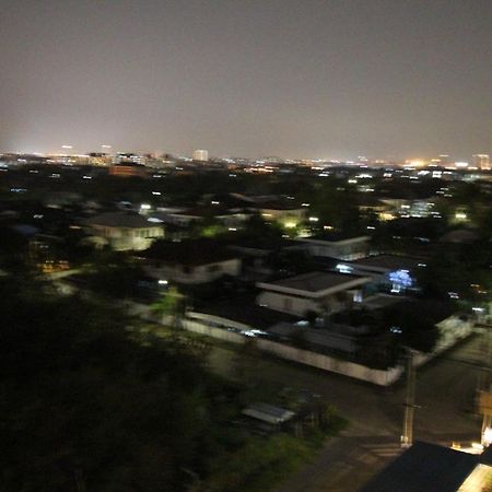 Lee Place Phatthanakan Condo 방콕 외부 사진