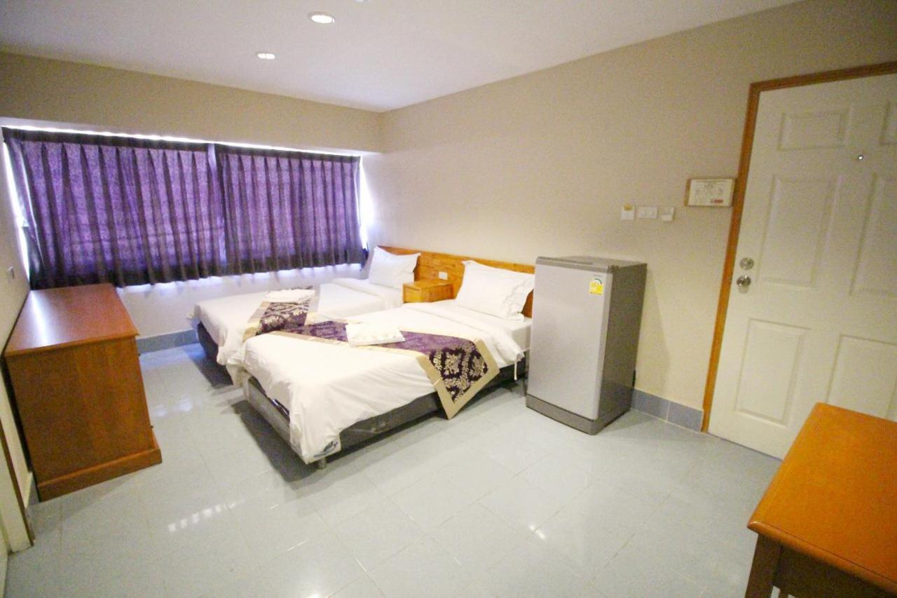 Lee Place Phatthanakan Condo 방콕 외부 사진